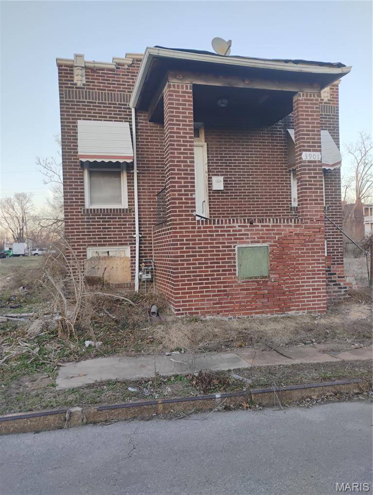 3901 Sherman PL, St Louis, MO 63107