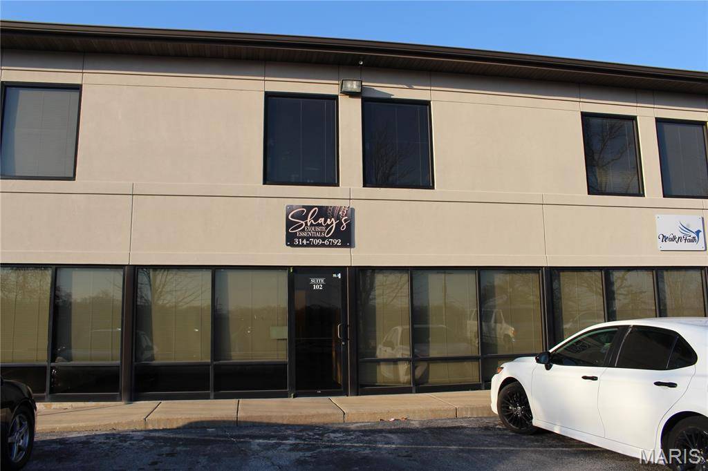 2880 Netherton DR #102, St Louis, MO 63136
