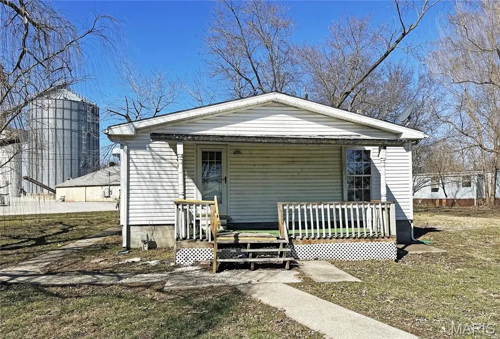 300 E Ellis ST, Summerfield, IL 62289