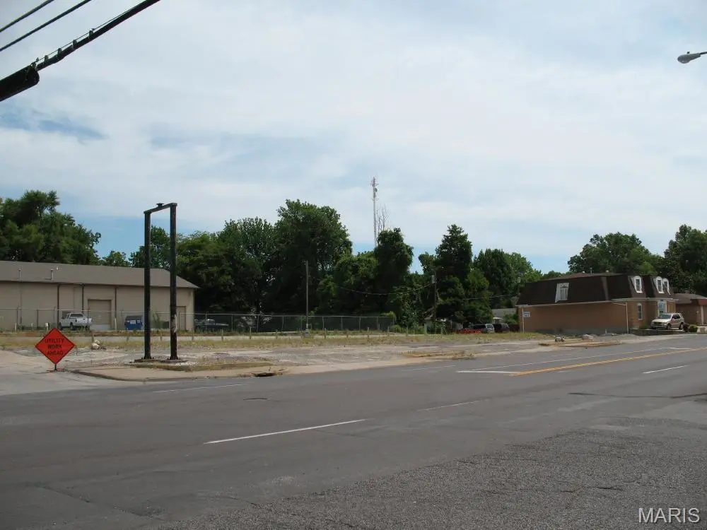 2012 William ST, Cape Girardeau, MO 63703