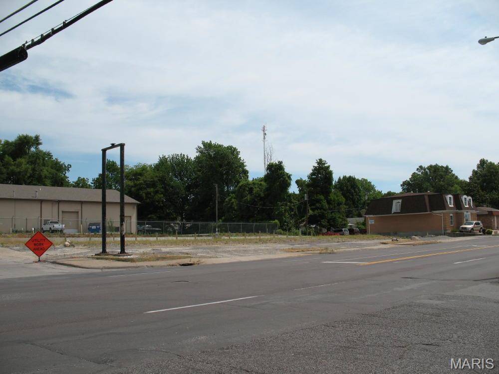 2012 William ST, Cape Girardeau, MO 63703