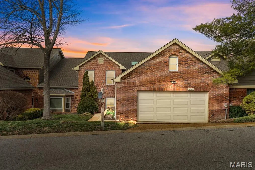 730 Willow Spring Hill CT, Chesterfield, MO 63017