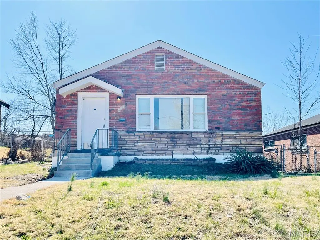 4544 Elmbank AVE, St Louis, MO 63115