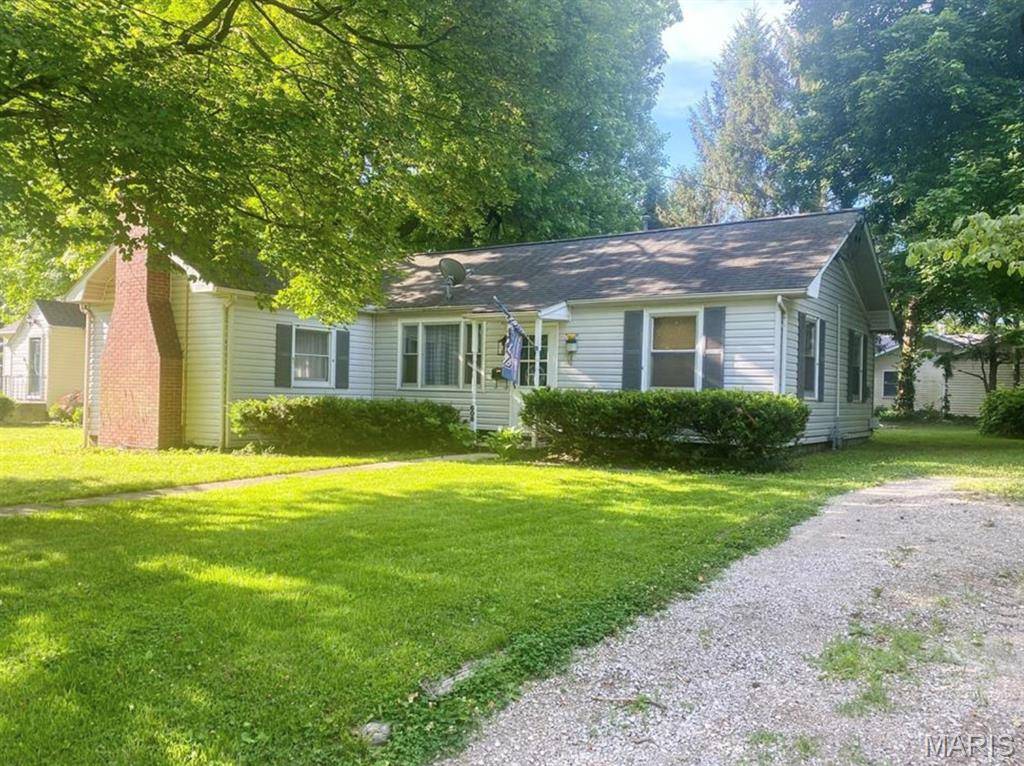 608 E South ST, Greenville, IL 62246