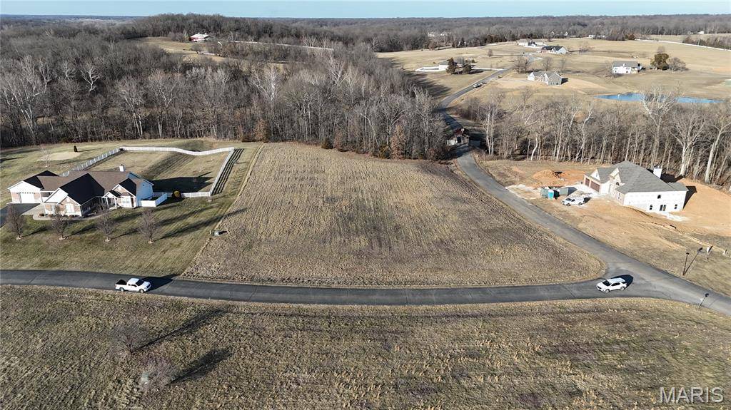 5 Seabiscuit DR, Troy, MO 63379