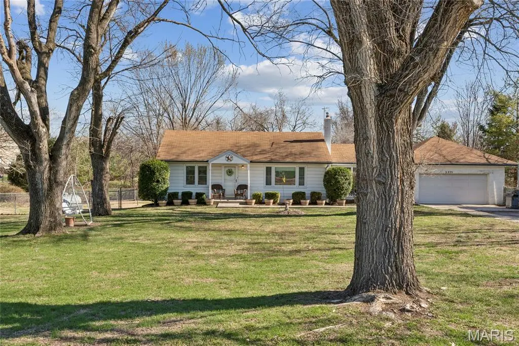 2275 Charbonier RD, Florissant, MO 63031