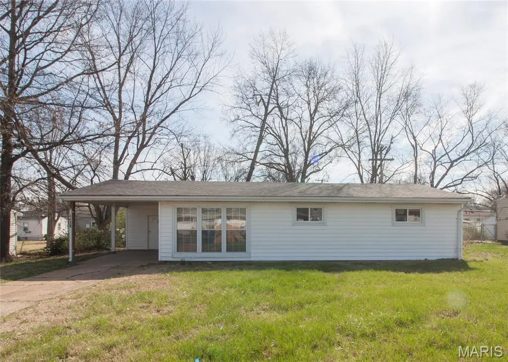 4416 Saint William CT, St Louis, MO 63134