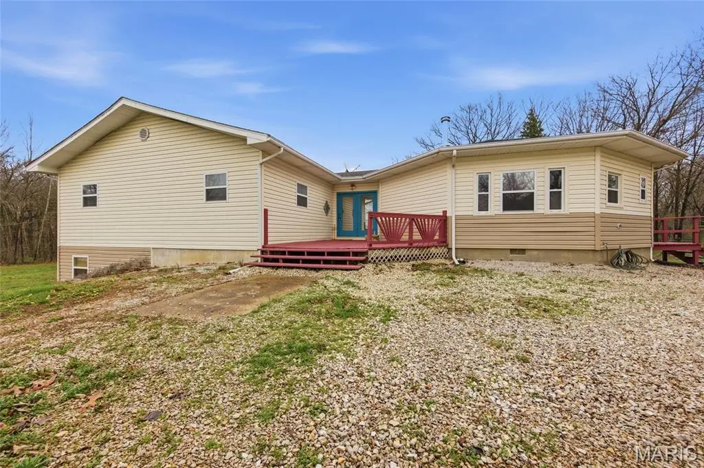 284 White RD, Montgomery City, MO 63361