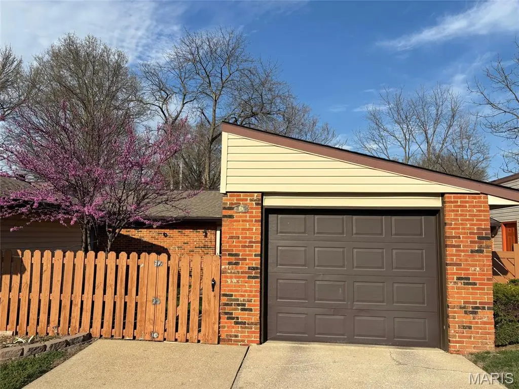 6 Parkridge, Belleville, IL 62226