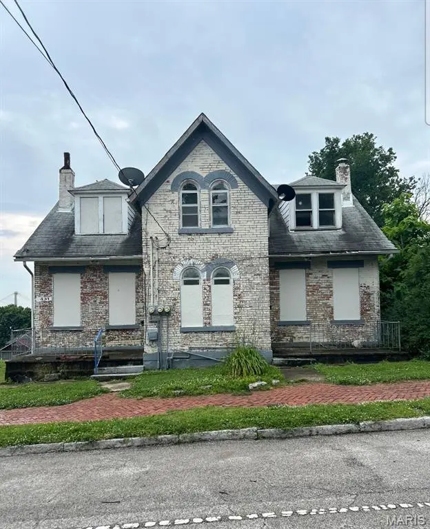427 E 4th ST, Alton, IL 62002