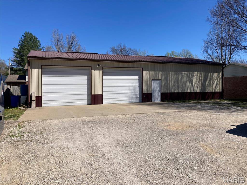 1070 W Cape Rock DR, Cape Girardeau, MO 63701