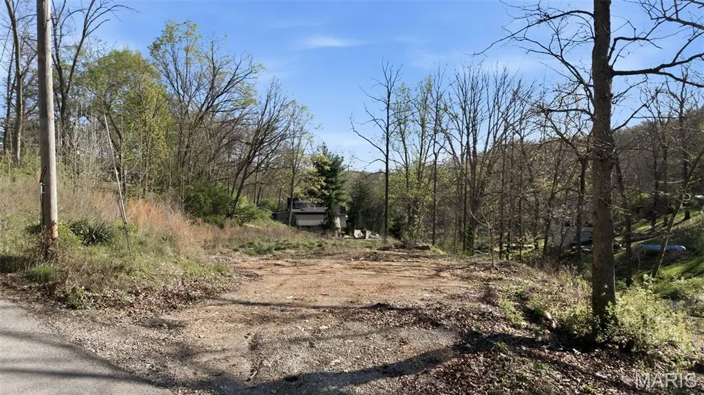 639 Castlewood DR, Ballwin, MO 63021