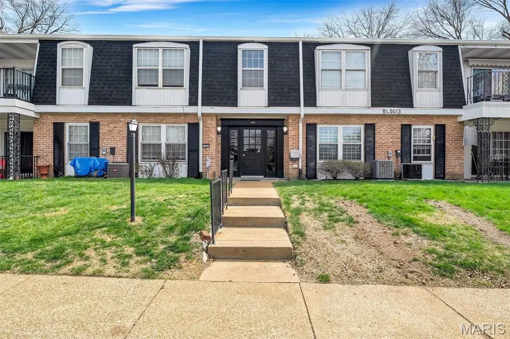 1680 Herault PL #C, St Louis, MO 63125