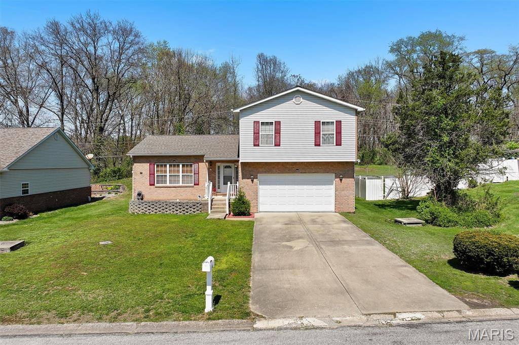 66 Dianne DR, Belleville, IL 62220