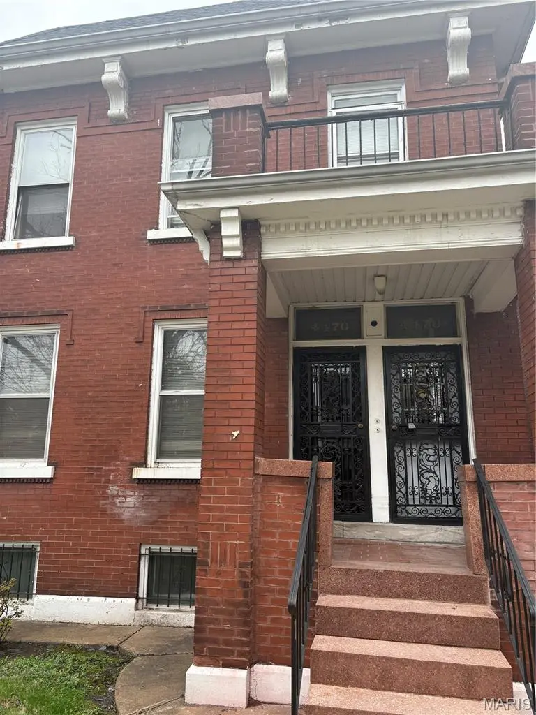 4470 Clarence AVE, St Louis, MO 63115