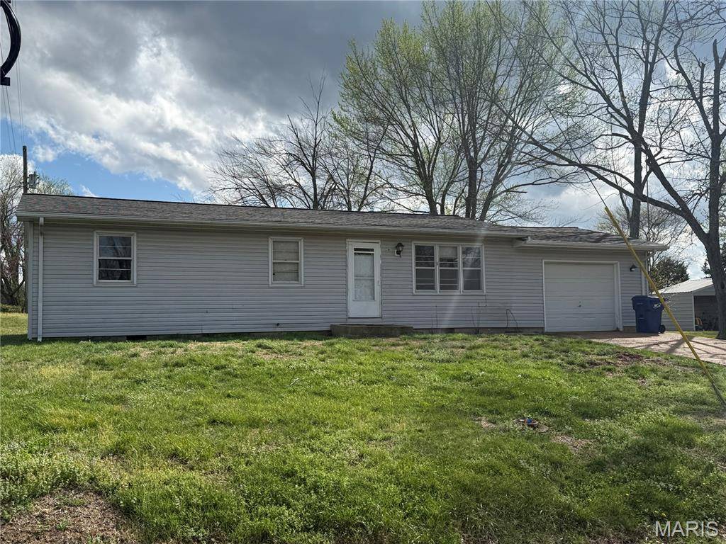 210 S High ST, Iberia, MO 65486