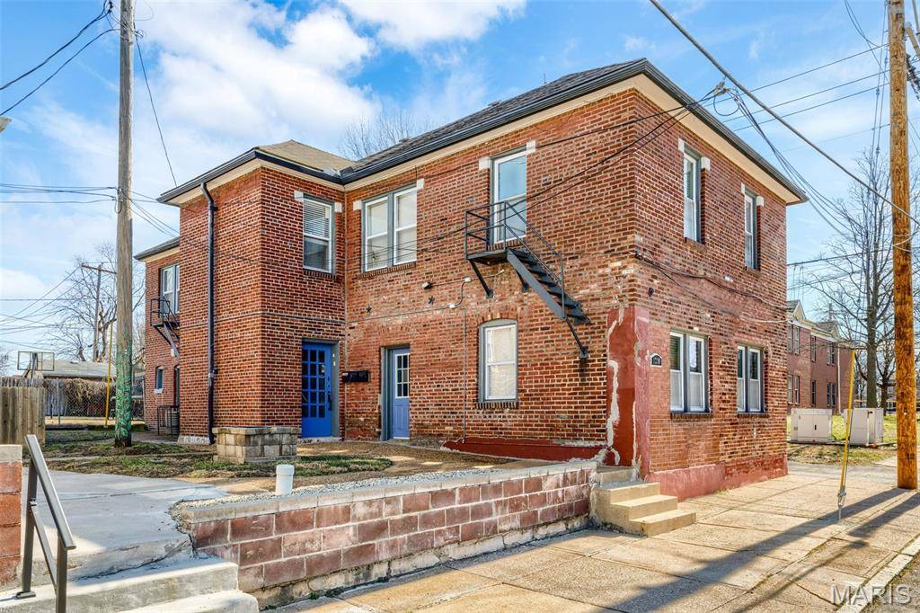 1210 S Newstead AVE, St Louis, MO 63110