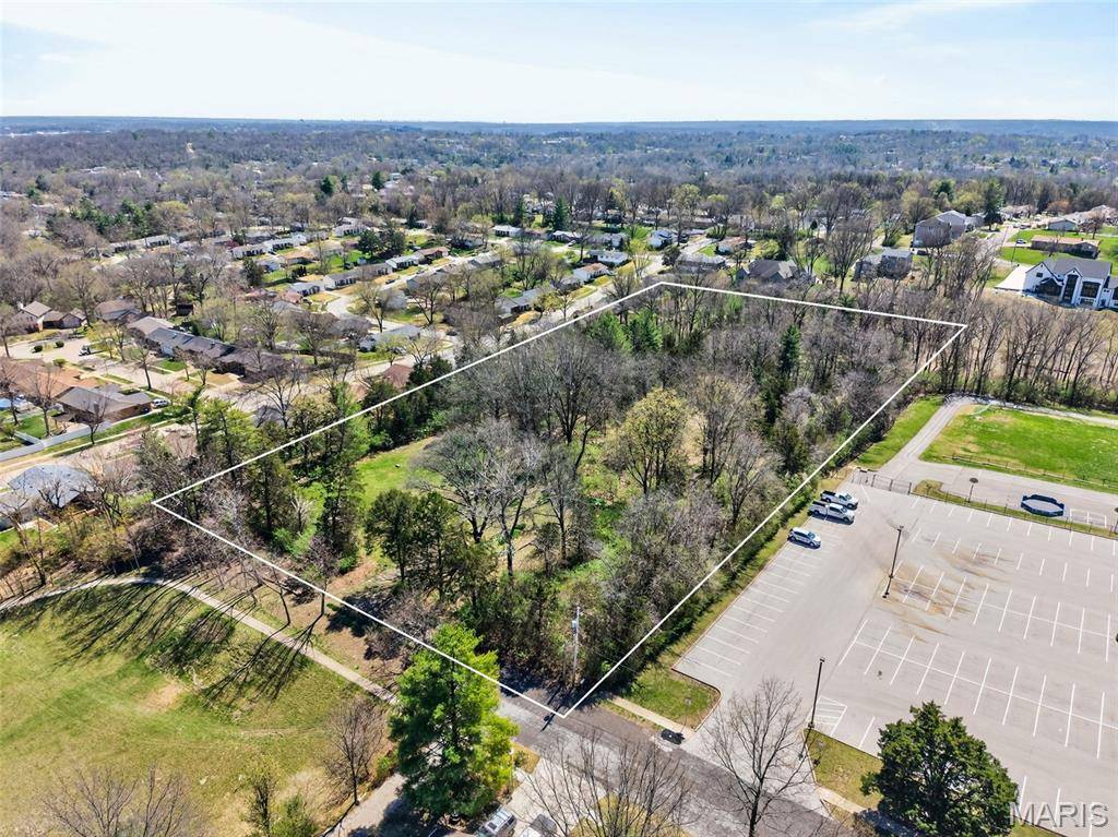 1400 Flora Del DR, Fenton, MO 63026