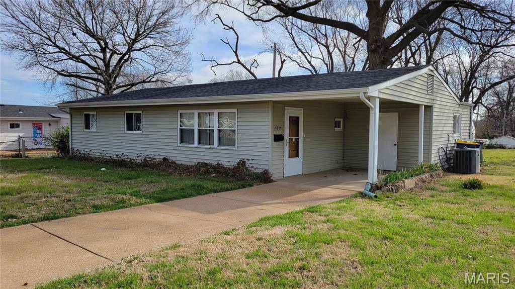 4204 Beauty LN, St Louis, MO 63134