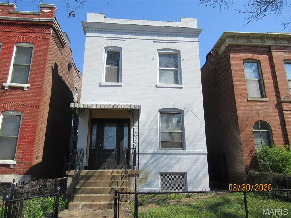 4439 Oakland AVE, St Louis, MO 63110