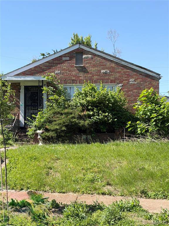 4556 Elmbank AVE, St Louis, MO 63115