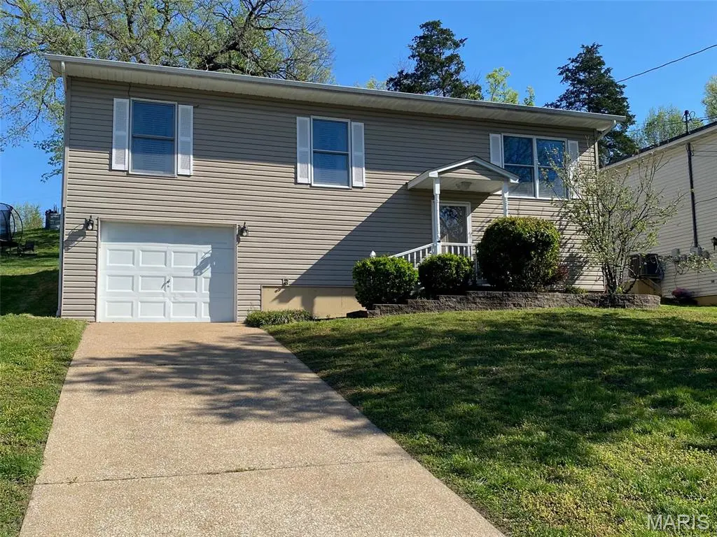117 E 13th ST, Hermann, MO 65041