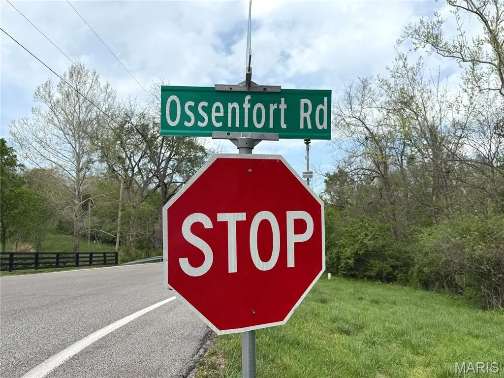 2500 Ossenfort RD, Wildwood, MO 63038
