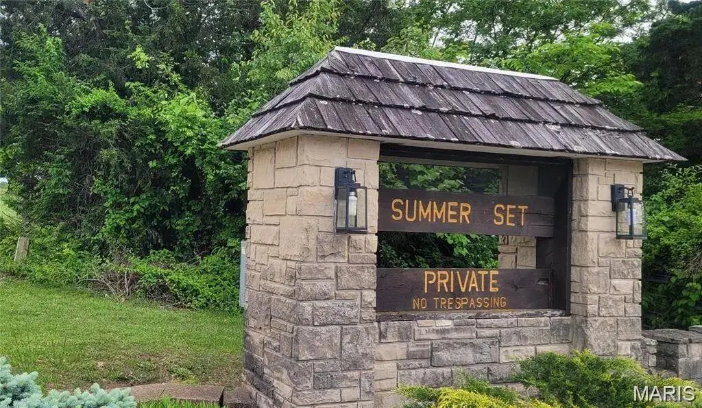 NA Valley DR, De Soto, MO 63020