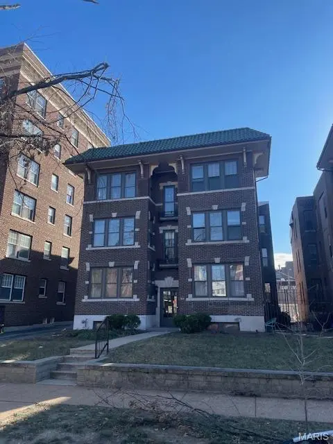5518 Waterman BLVD #2E, St Louis, MO 63112