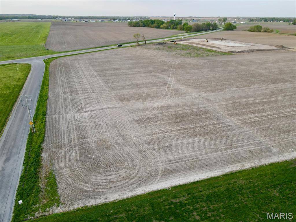 00 US Highway 40, Highland, IL 62249