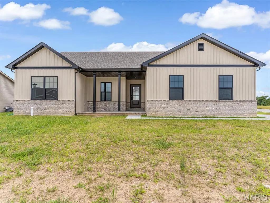 951 Forbs DR, Waterloo, IL 62298