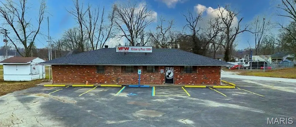 402 S 2nd ST, Elsberry, MO 63343