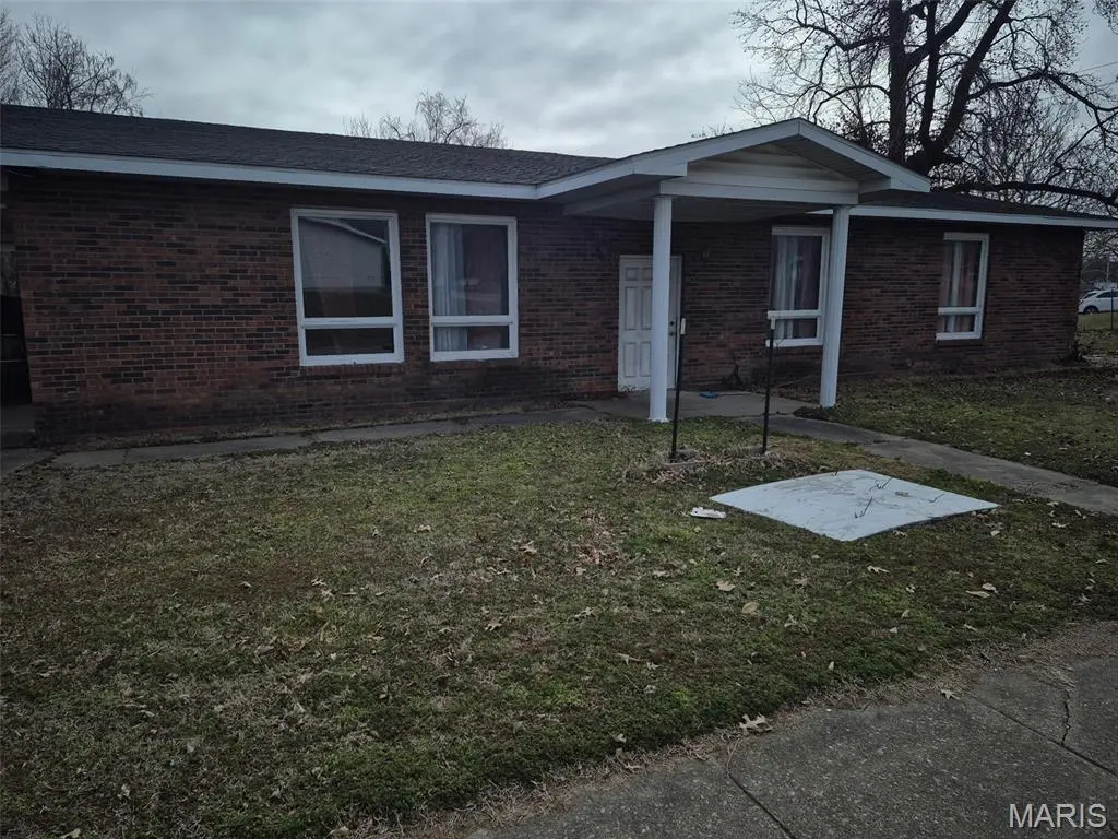 303 N Wall ST, Carbondale, IL 62901