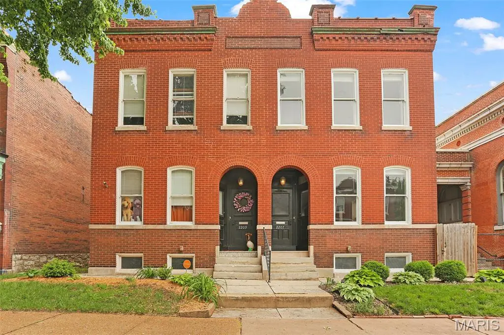 2207 Indiana AVE, St Louis, MO 63104