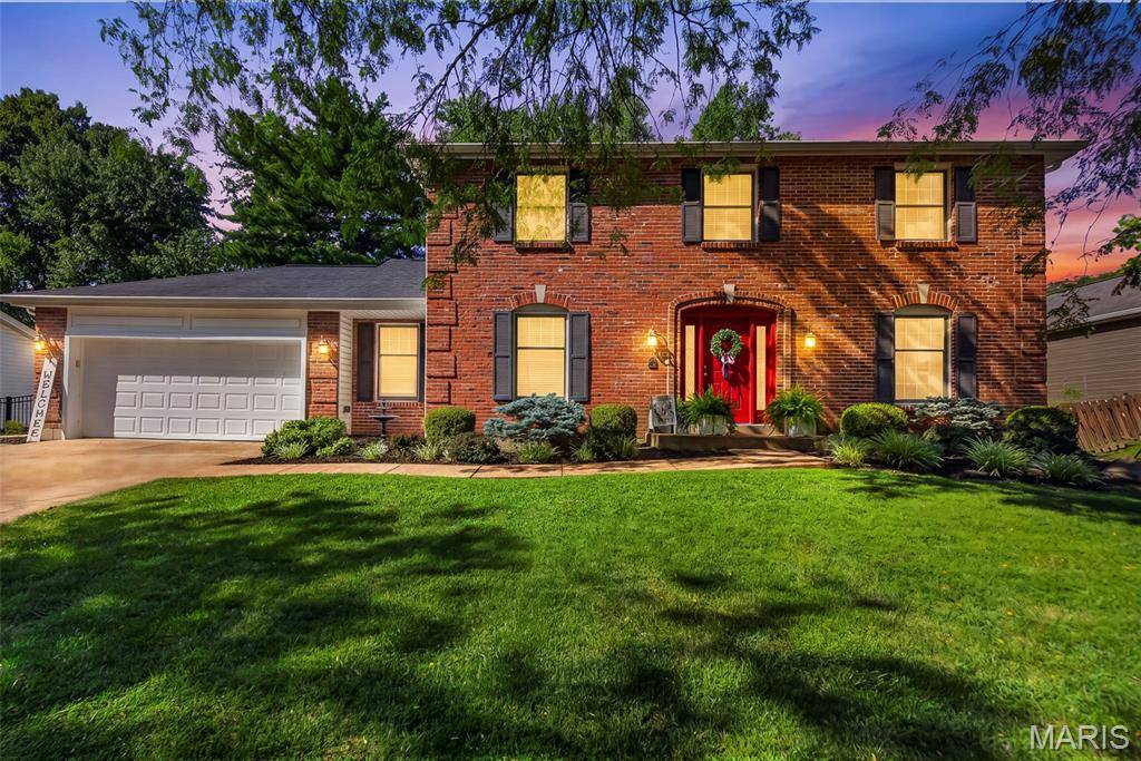 3636 Whispering Ridge LN, St Louis, MO 63129