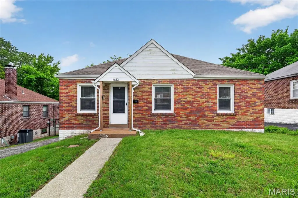 5512 Belridge CT, St Louis, MO 63136