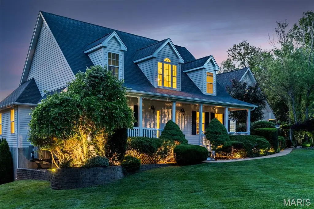 327 Hickory Spring LN, Union, MO 63084