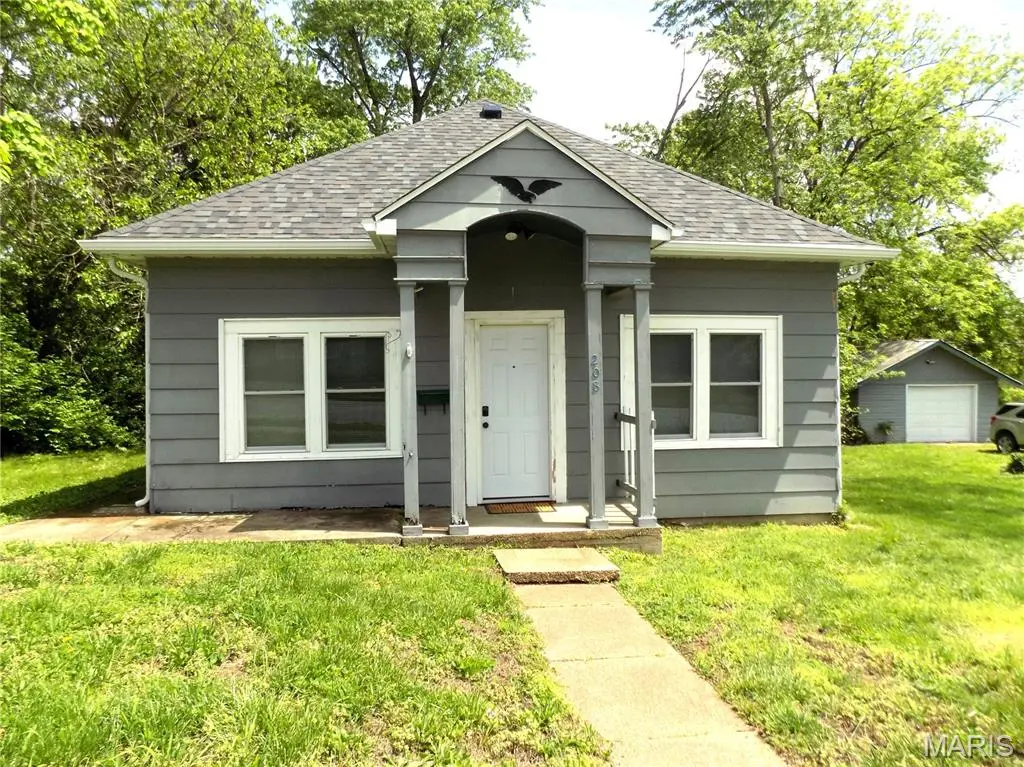 208 N Walnut ST, Rolla, MO 65401