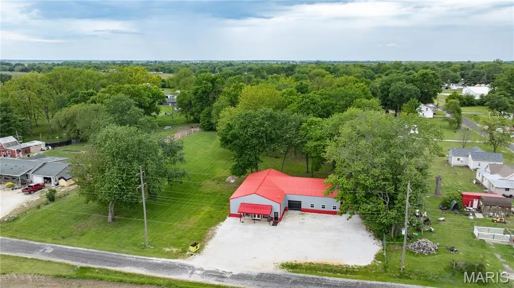 405 Fulton ST, White Hall, IL 62092