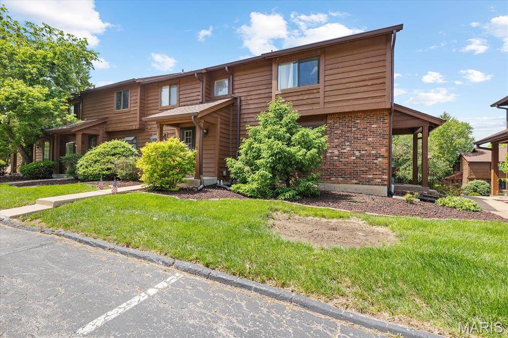 228 Cedar Grove DR #D, St Charles, MO 63304
