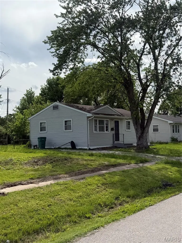 28 School ST, Cahokia, IL 62206