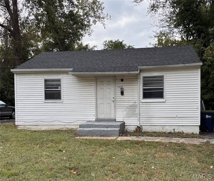 705 Beardsley CT, Ferguson, MO 63135