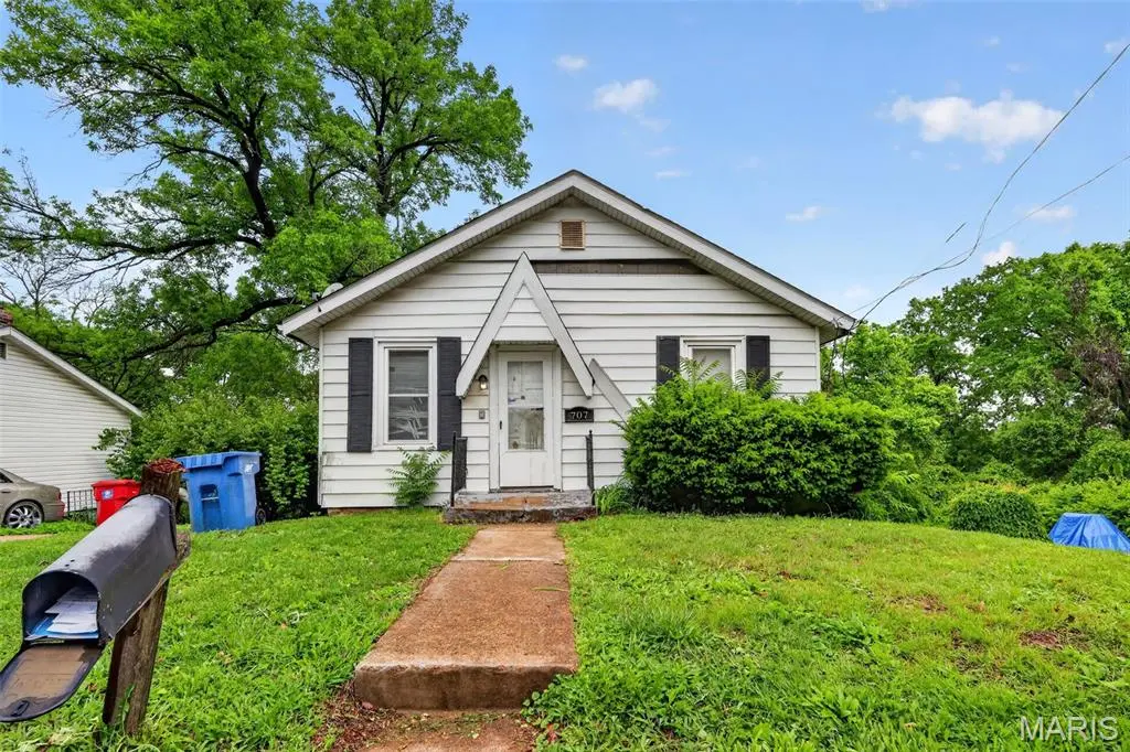 707 Ruggles RD, St Louis, MO 63135