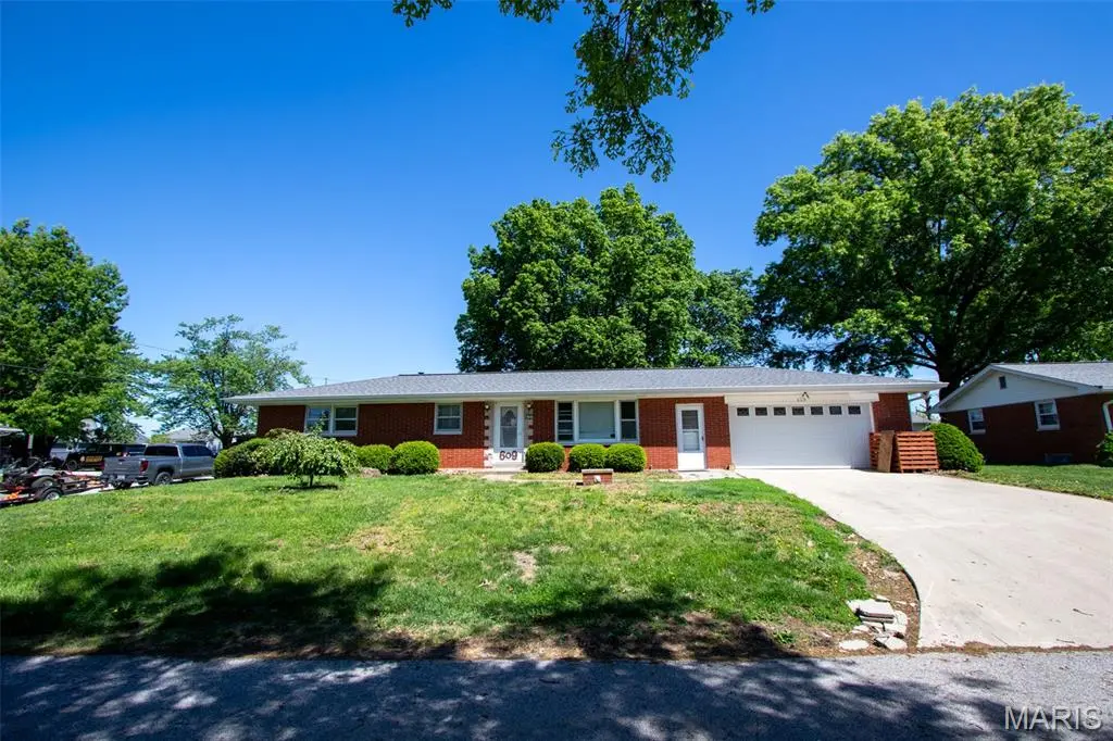 609 Willow LN, Waterloo, IL 62298
