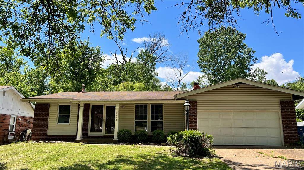 12075 Nero DR, Florissant, MO 63033