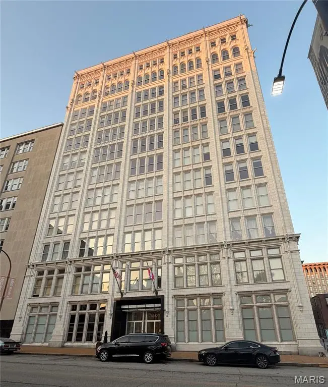 1501 Locust #503, St Louis, MO 63103