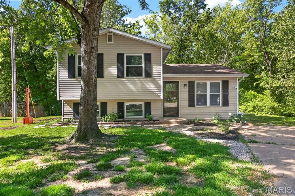 16 Ivy LN, Festus, MO 63028