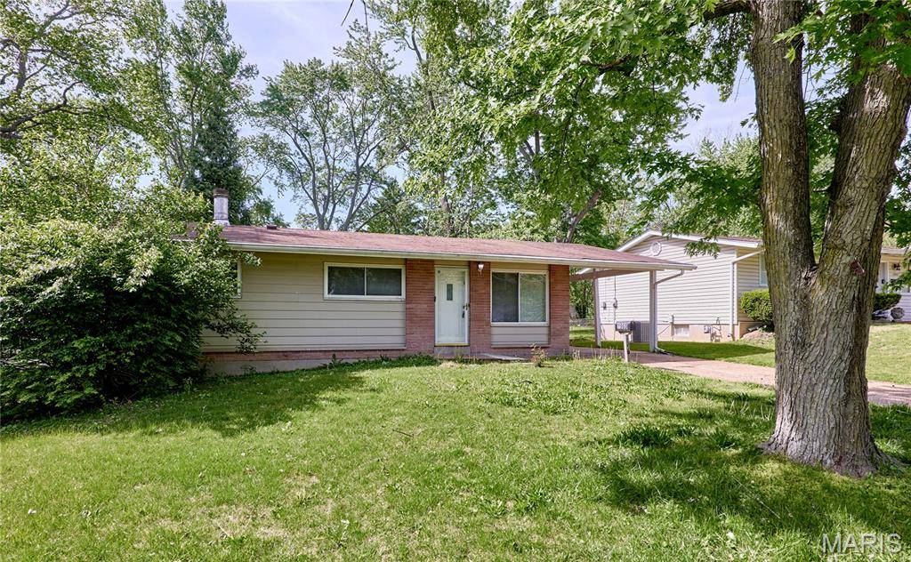 1960 Parker RD, Florissant, MO 63033