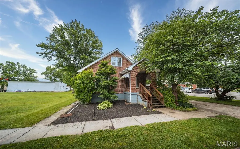 218 W Eldon ST, St James, MO 65559
