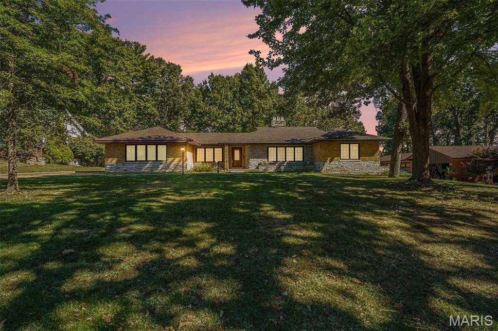 7369 Whitehaven DR, St Louis, MO 63123